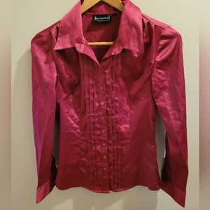 🌷2/$15 St-Martins lovely blouse. Size small.